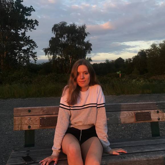 Meet your Posher, Olivia - Picture 1 of 1